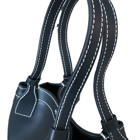 FOLNUA
Mini Shell Bag_Black-Stitch - Picture 8 of 11